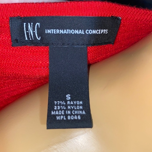 ‼️ Stunning Red Full Zip Front Top - Picture 2 of 4